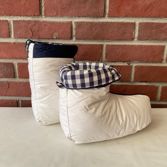 Hastens Down Boots Luxury Slippers Size M NWOT - Picture 10 of 16